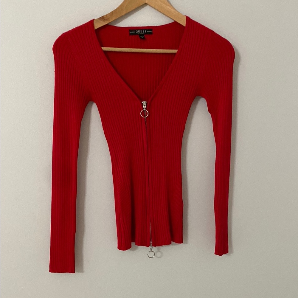 2 for 10!!!!! ‼️‼️‼️‼️ Guess Red Ribbed V-Neck Top